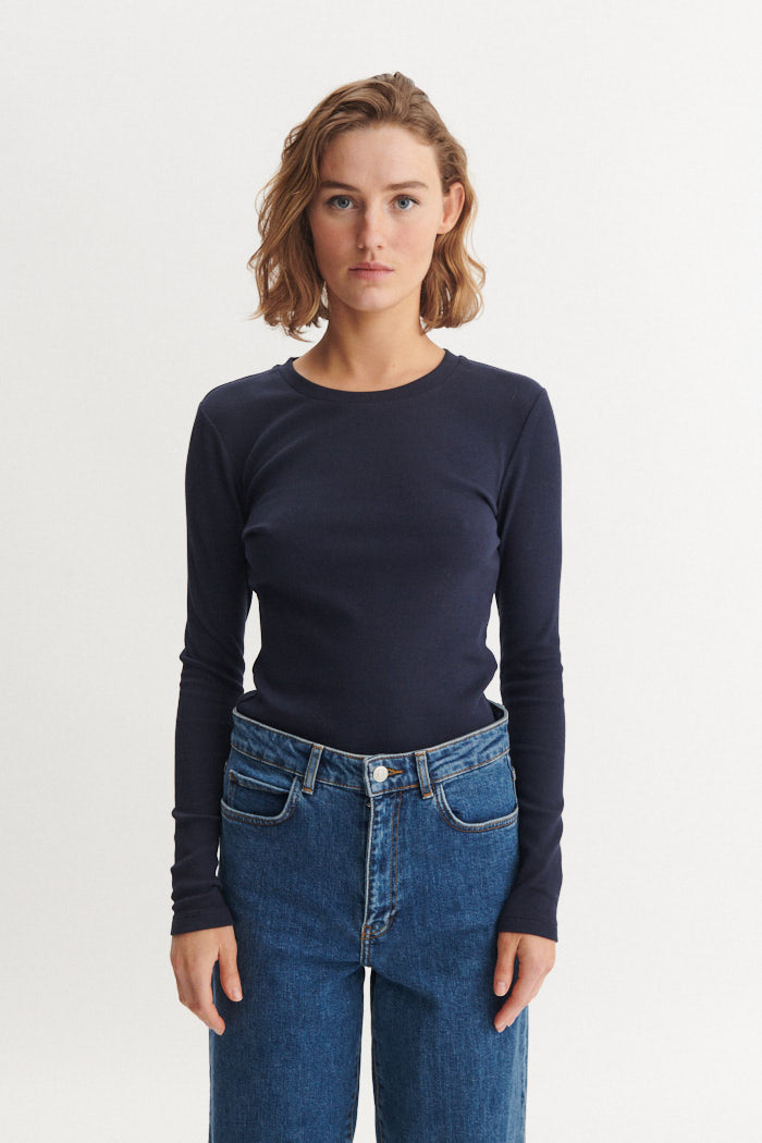 Basic Apparel Ludmilla LS Tee T-shirts 606 Sky Captain